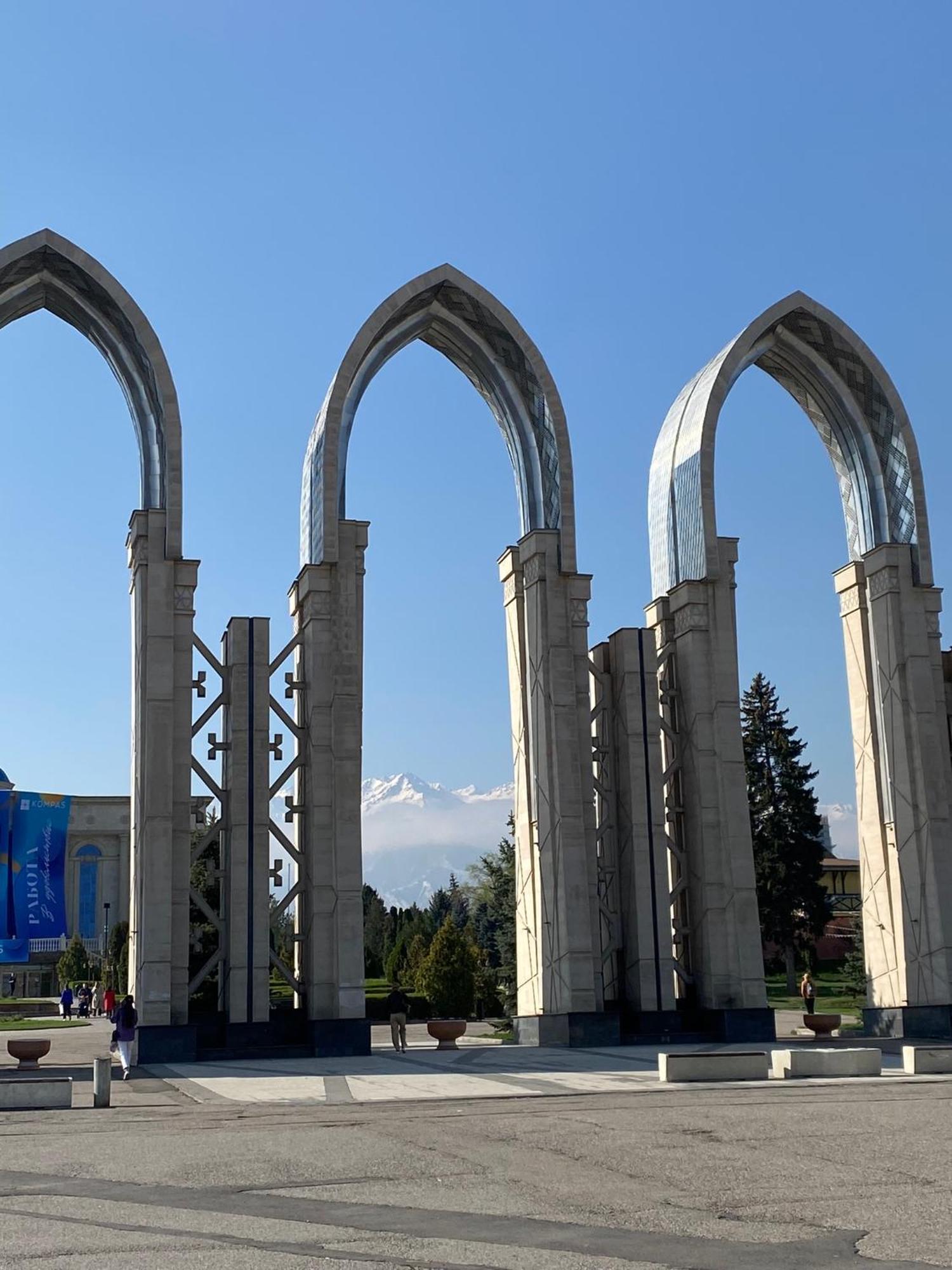 Стильная Студия Shadow Атакент Almaty Exterior photo